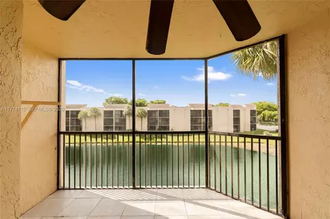 3199 Foxcroft Rd #311, Miramar, FL 33025