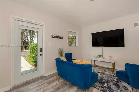 250 NW 14th Way, Dania Beach, FL 33004