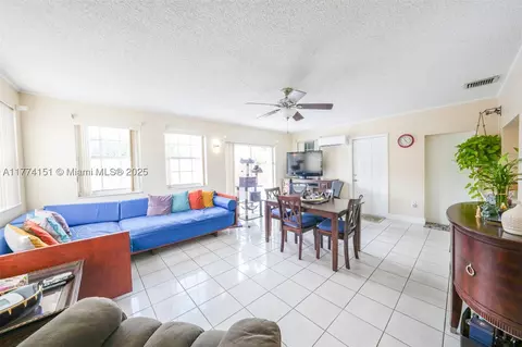 8110 NW 185th Ter, Hialeah, FL 33015