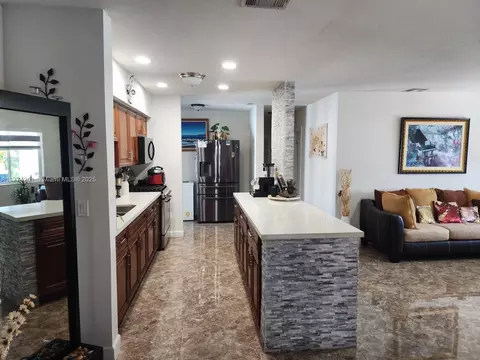 341 W 59th St, Hialeah, FL 33012 photo 10