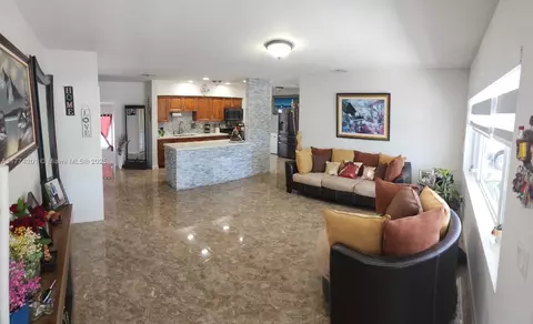 341 W 59th St, Hialeah, FL 33012 photo 11