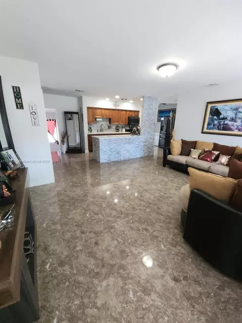 341 W 59th St, Hialeah, FL 33012 photo 6