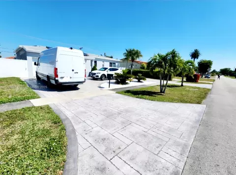 341 W 59th St, Hialeah, FL 33012 photo 2