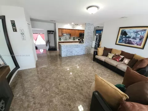 341 W 59th St, Hialeah, FL 33012 photo 7