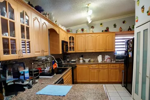 6964 W 30th Ave, Hialeah, FL 33018 photo 2