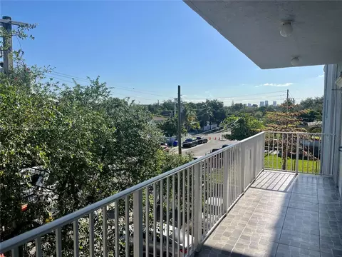 2536 NW 24th St #3H, Miami, FL 33142