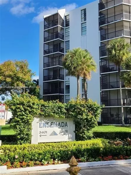 3475 N Country Club Dr #701, Aventura, FL 33180