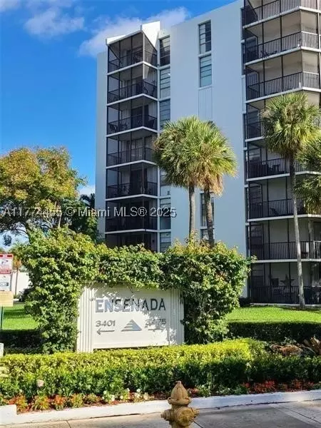 3475 N Country Club Dr #701, Aventura, FL 33180