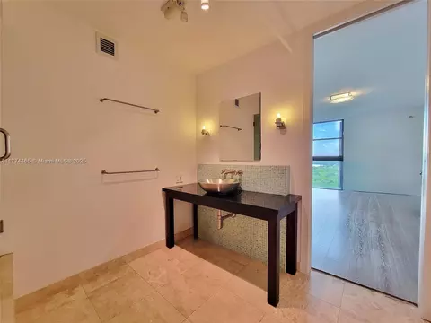 Bath - 2501 Brickell Ave #1207, Miami, FL 33129 photo 1 of 3