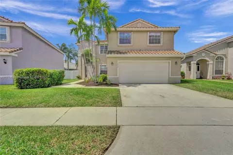 18960 NW 10th Ter, Pembroke Pines, FL 33029