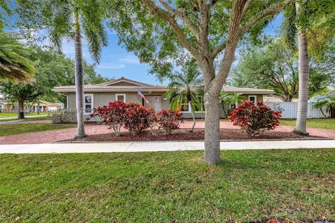 7200 NW 9th St, Plantation, FL 33317