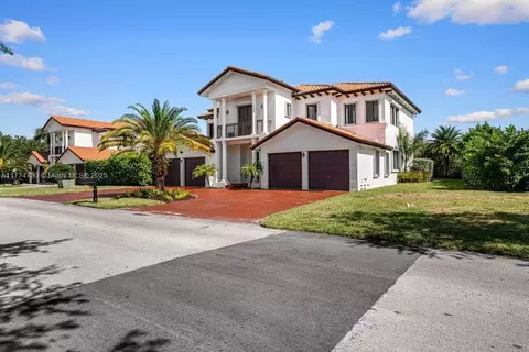 7767 SW 188th St, Cutler Bay, FL 33157