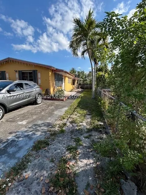 90 E 15th St, Hialeah, FL 33010