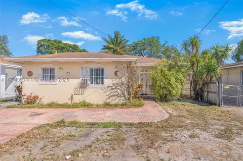 3215 NW 135th St, Opa Locka, FL 33054