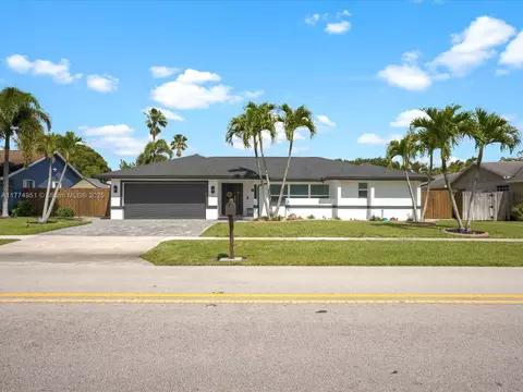 12137 Stratford St, Wellington, FL 33414