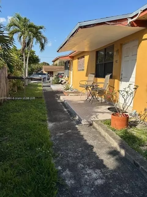 92 E 15th St, Hialeah, FL 33010