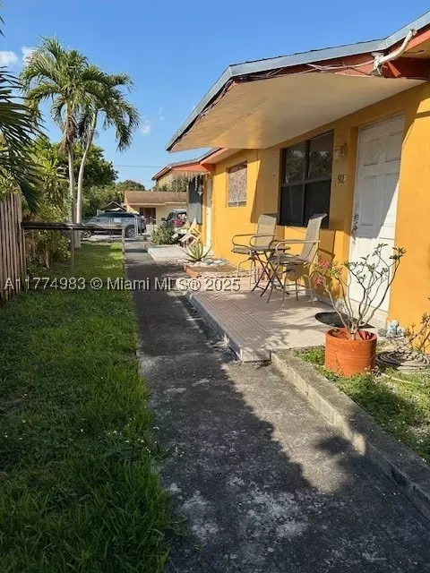 92 E 15th St, Hialeah, FL 33010
