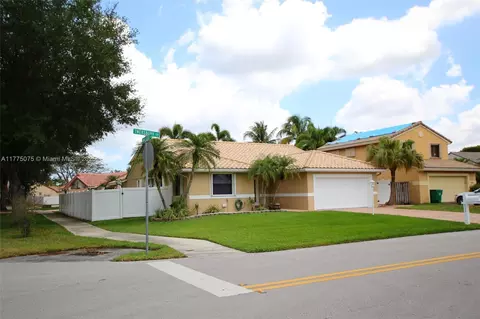 6302 Tweksbury Ter, Davie, FL 33331