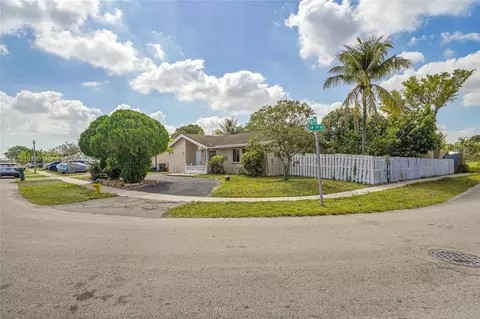 7818 SW 7th Pl, North Lauderdale, FL 33068