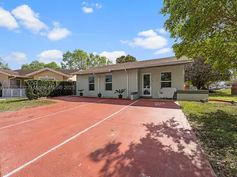 13852 SW 46th Ln, Miami, FL 33175