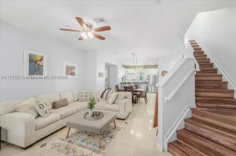 1033 NE 17th Way #703, Fort Lauderdale, FL 33304