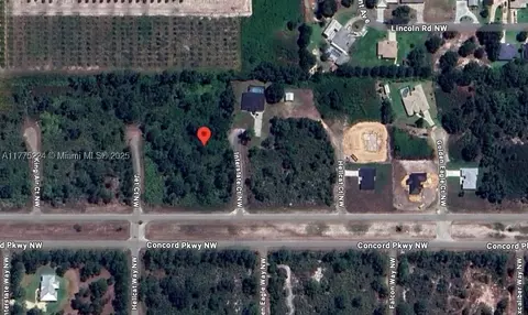 108 Interstate Ct, Lake Placid, FL 33852