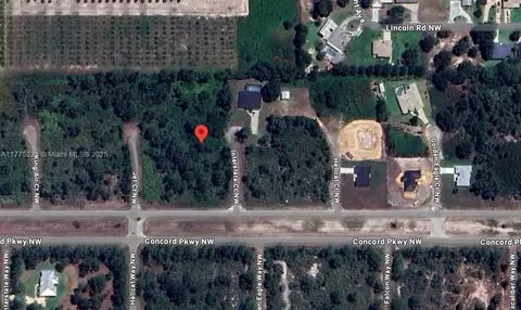 108 Interstate Ct, Lake Placid, FL 33852