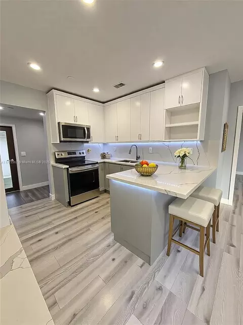 781 NW 108th St, Miami, FL 33168