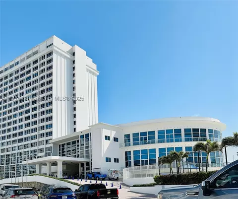 5445 Collins Ave #1520, Miami Beach, FL 33140