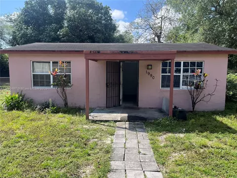 1990 NW 90th St, Miami, FL 33147