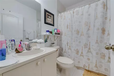 Bath - 21441 SW 85th Path, Cutler Bay, FL 33189 photo 2 of 2