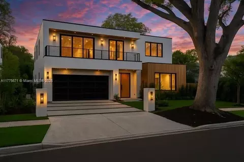 3609 Avocado Ave, Miami, FL 33133