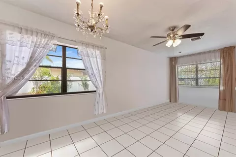 810 West Dr, Opa Locka, FL 33054 photo 6