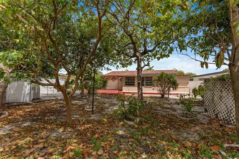 810 West Dr, Opa Locka, FL 33054 photo 18