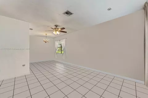 810 West Dr, Opa Locka, FL 33054 photo 7