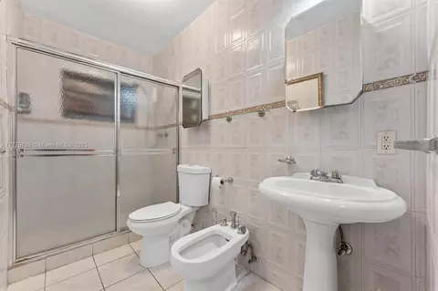 810 West Dr, Opa Locka, FL 33054 photo 12