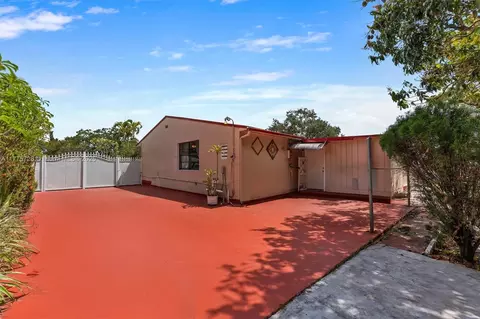 810 West Dr, Opa Locka, FL 33054 photo 17
