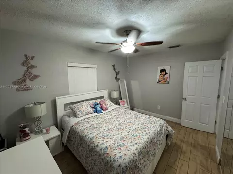 Bedroom - 653 SE 8th Pl, Hialeah, FL 33010 photo 4 of 12