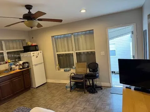 Other - 653 SE 8th Pl, Hialeah, FL 33010 photo 5 of 12