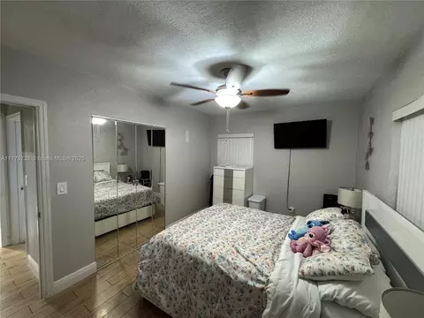 Bedroom - 653 SE 8th Pl, Hialeah, FL 33010 photo 6 of 12