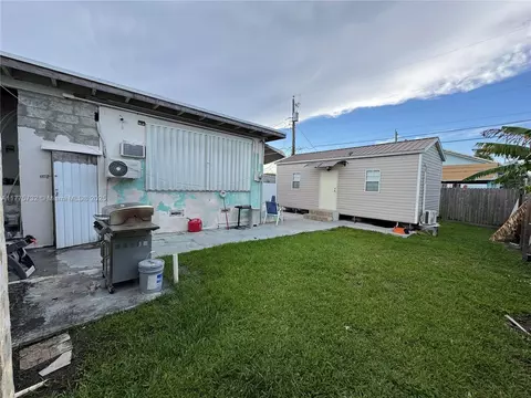Exterior - 653 SE 8th Pl, Hialeah, FL 33010 photo 4 of 5