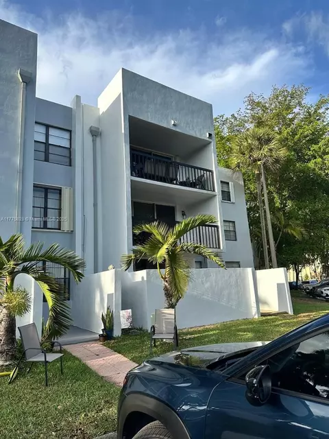 10825 SW 112th Ave #218, Miami, FL 33176