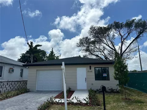 1558 NW 68th St, Miami, FL 33147