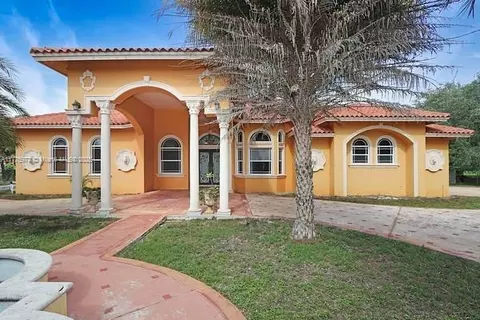 23710 SW 214th Pl, Homestead, FL 33031