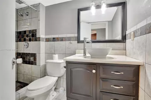 6911 Environ Blvd #3L, Lauderhill, FL 33319