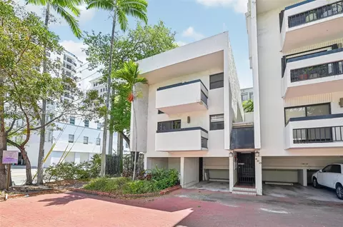 400 Valencia Ave #2, Coral Gables, FL 33134