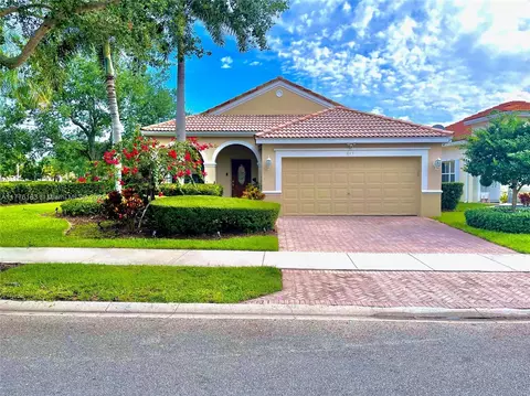 845 Vista Meadows Dr, Weston, FL 33327