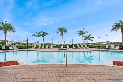 2745 SE 1st St, Homestead, FL 33033