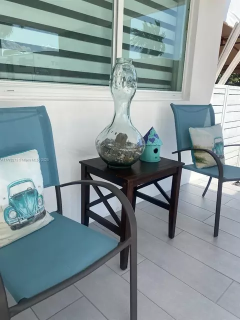 Exterior - 291 Cir Dr, Hialeah, FL 33010 photo 5 of 15