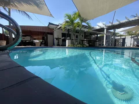 Exterior - 291 Cir Dr, Hialeah, FL 33010 photo 11 of 15